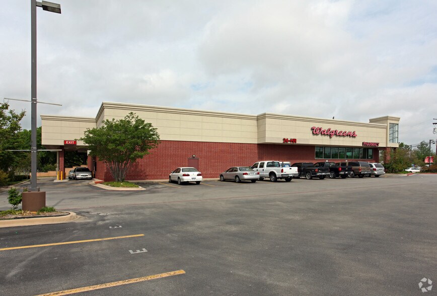 More Photos Of 1201 Ferris Ave, Waxahachie Drugstore For Sale