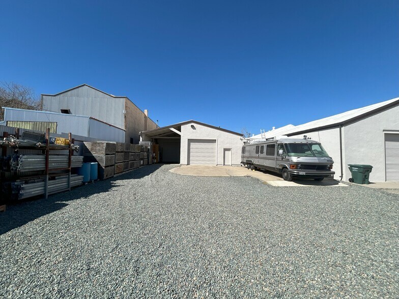 More Photos Of 14165 Market St, Walnut Grove Showroom For Sale