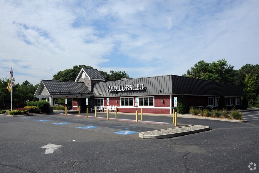 More Photos Of 2200 Highway 35, Oakhurst Restaurant For Lease