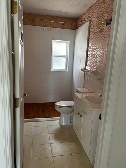 More Photos Of 4235 Central Ave, Saint Petersburg Loft Creative Space For Sale