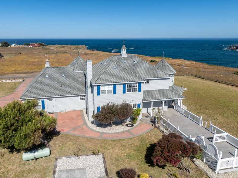 More Photos Of 19351 Del Mar Dr, Fort Bragg Specialty For Sale
