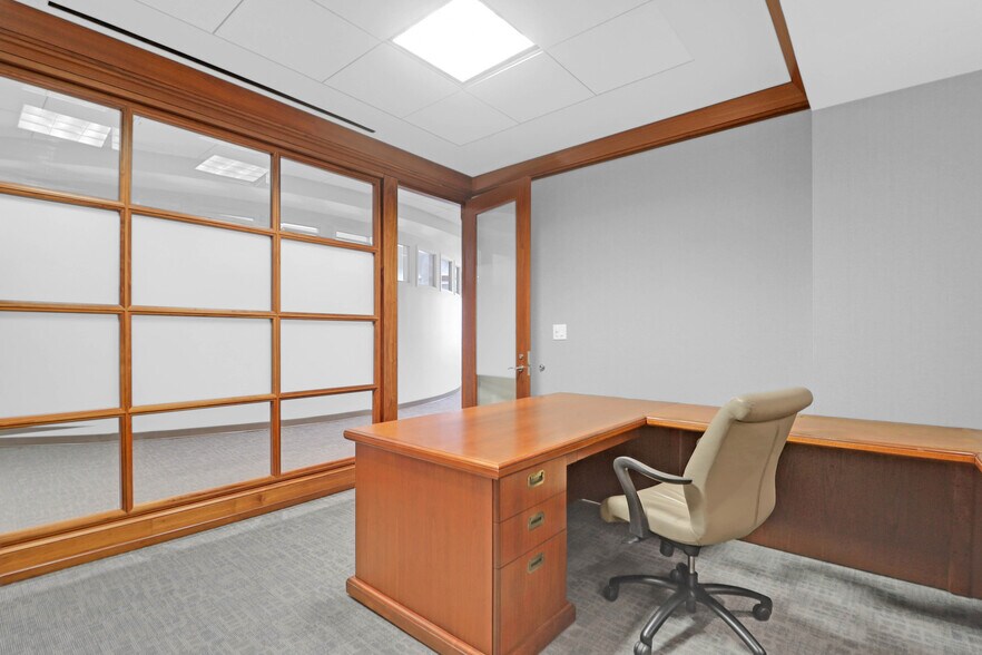 More Photos Of 40 Calhoun St, Charleston Office For Lease