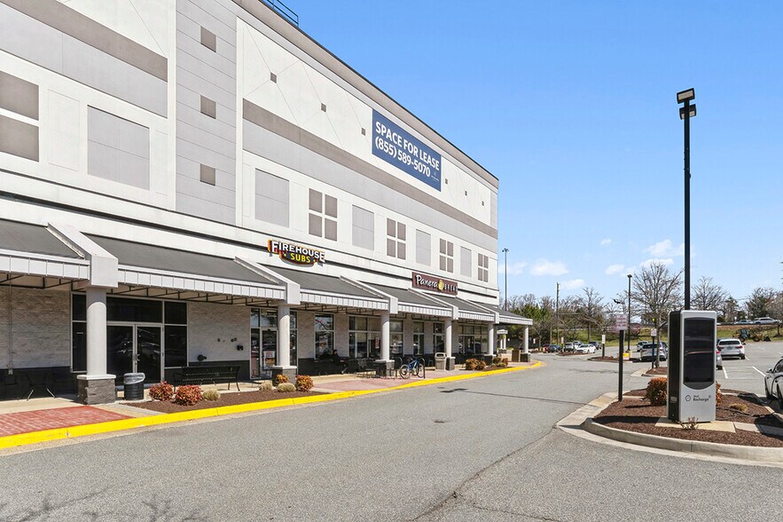 More Photos Of 12100-12220 W Fairfax Towne Center, Fairfax Unknown For Lease