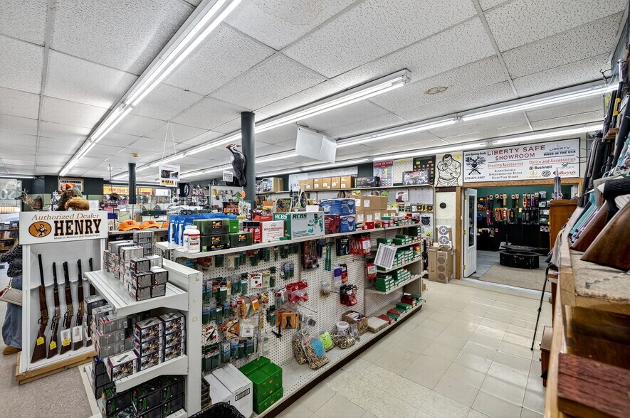 More Photos Of 23 W Main St, Canton Flex For Sale