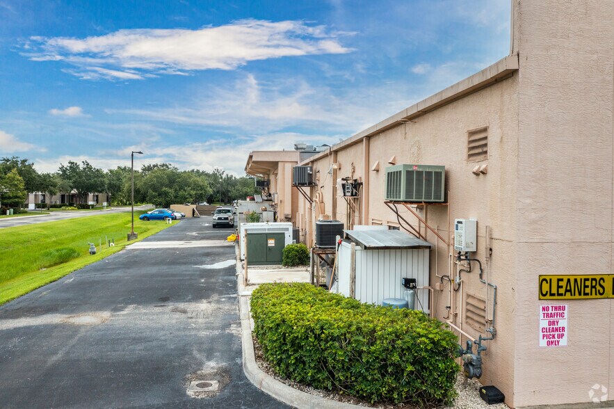 More Photos Of 8911 Daniels Pky, Fort Myers Storefront Retail Office For Lease