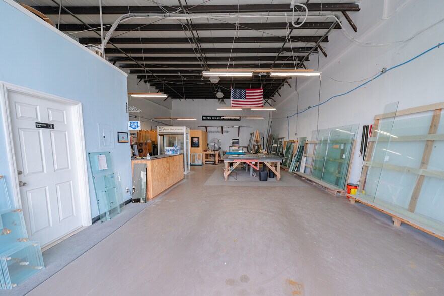 More Photos Of 1300 Old Dixie Hwy, Lake Park Warehouse For Sale