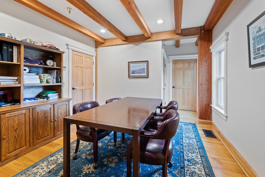 More Photos Of 114 Cemetery Ave, Manchester Center Office For Sale
