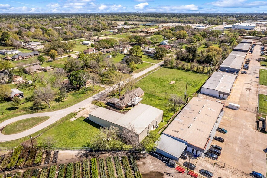 More Photos Of 15811 Manning Dr, Cypress Industrial For Lease