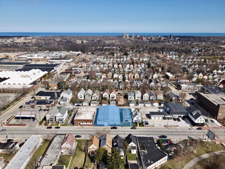 Primary Photo Of 3434 N Holton St, Milwaukee Auto Repair For Sale