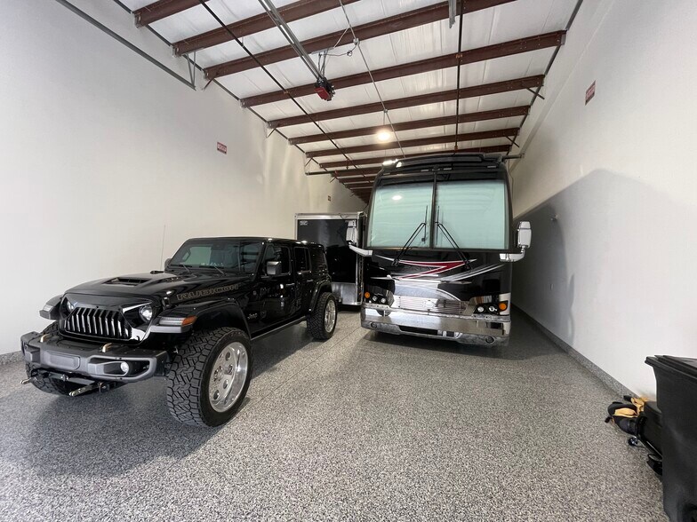 More Photos Of 16291 Innovation Lane, Fort Myers Self Storage For Sale