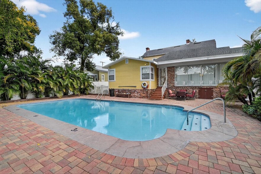 More Photos Of 805 N Wheeler St, Plant City Hospitality For Sale