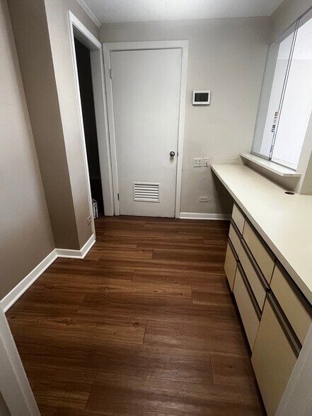 More Photos Of 523 E Quincy St, San Antonio Medical For Lease