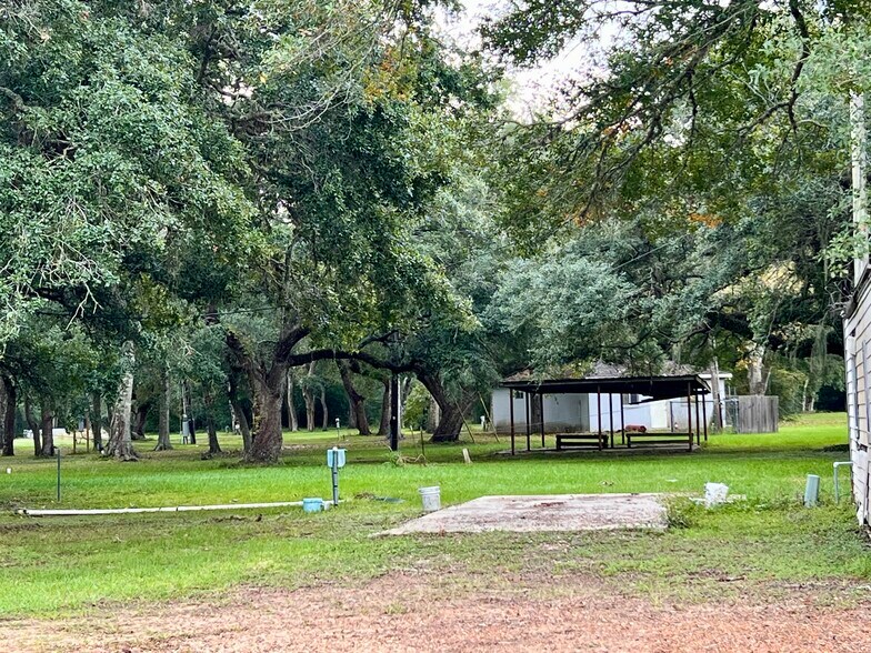 Primary Photo Of 457 Cr 442 Old Texas 35 hwy, Blessing Land For Sale