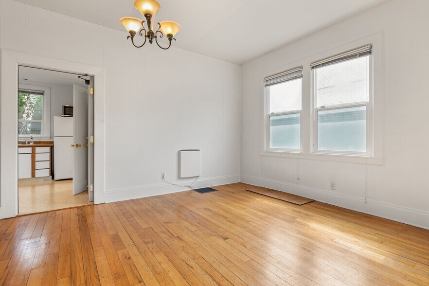 More Photos Of 1516 SE 43rd Ave, Portland Medical For Sale