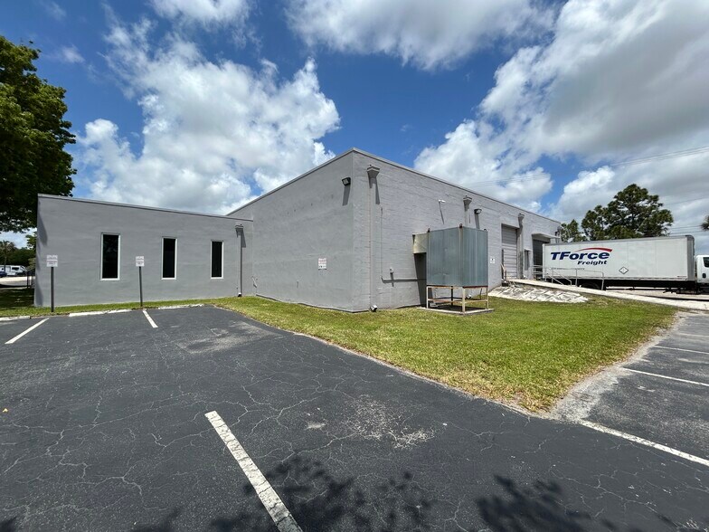 More Photos Of 701 NW 57th Pl, Fort Lauderdale Industrial For Sale