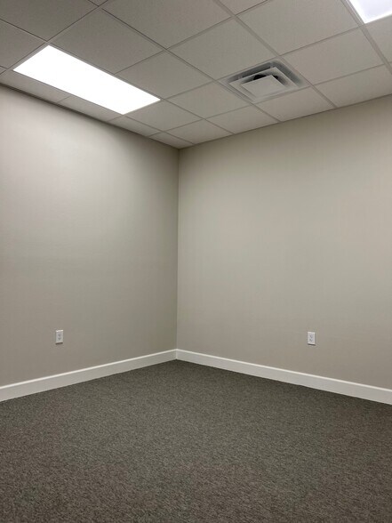 More Photos Of 3129 Kingsley Dr, Pearland Medical For Lease