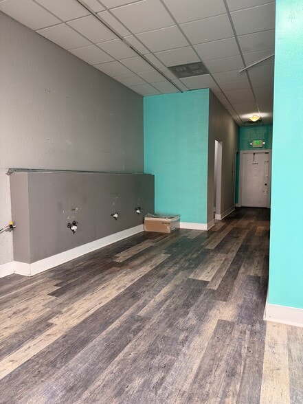 More Photos Of 417-435 Ridge Rd, Munster Unknown For Lease