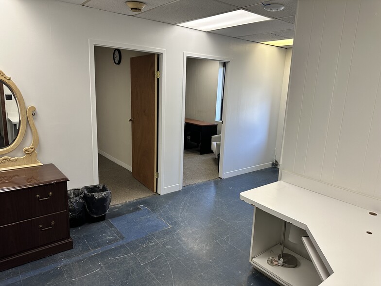 More Photos Of 4865 Arthur Kill Rd, Staten Island Warehouse For Sale