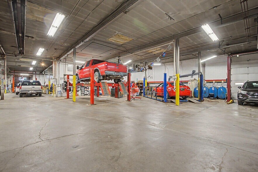 More Photos Of 37 W Carleton Rd, Hillsdale Auto Repair For Sale