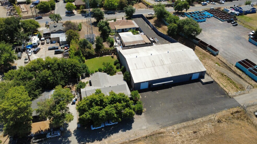 More Photos Of 7120 McCurdy Ln, Sacramento Warehouse For Sale