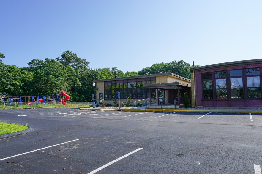 More Photos Of 740 Colonel Ledyard Hwy, Ledyard Storefront Retail Residential For Lease