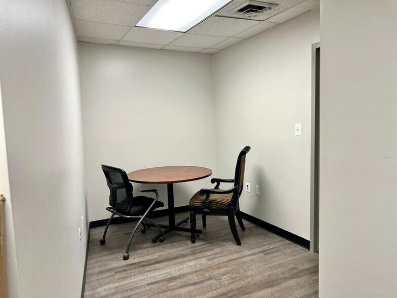 More Photos Of 807-809 E Baltimore St, Baltimore Medical For Lease