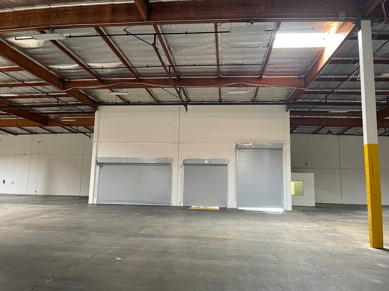 More Photos Of 1210 Kona Dr, Compton Warehouse For Lease