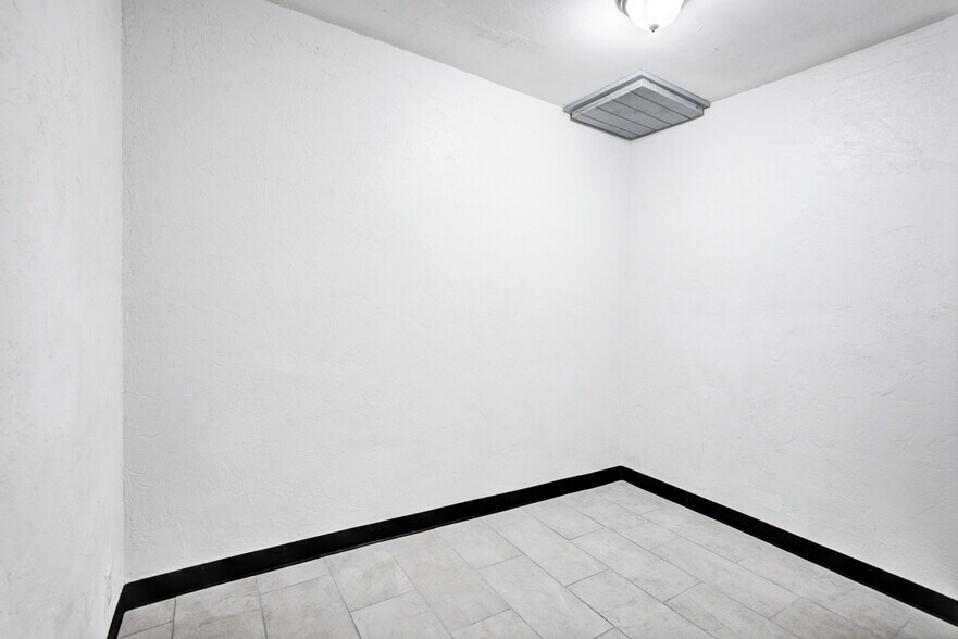 More Photos Of 1200 S Beeline Hwy, Payson General Retail For Sale