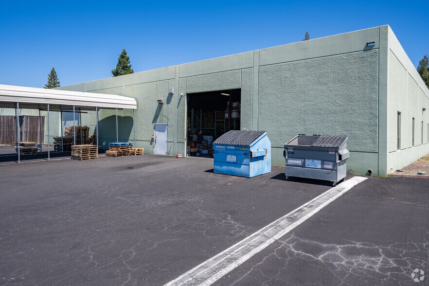 More Photos Of 3645 N Laughlin Rd, Santa Rosa Warehouse For Lease