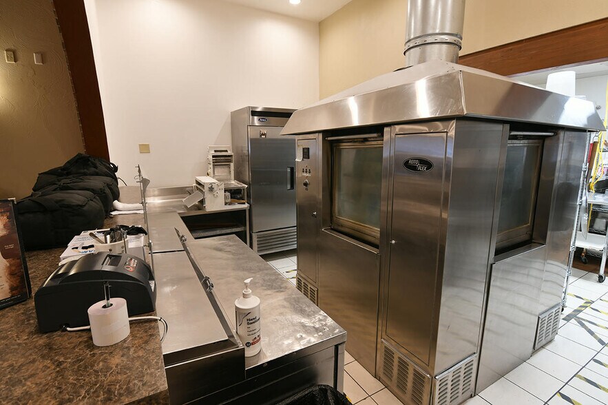 More Photos Of 239 Main St, Shelby Bar For Sale