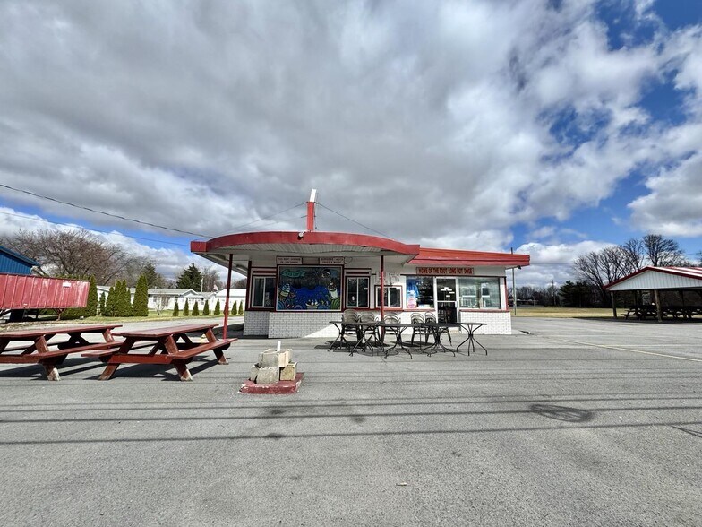 More Photos Of 365 E Main St, Waterloo Township General Retail For Sale