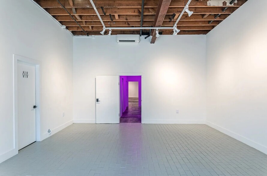 More Photos Of 217 Fairview Ave, Houston Freestanding For Lease