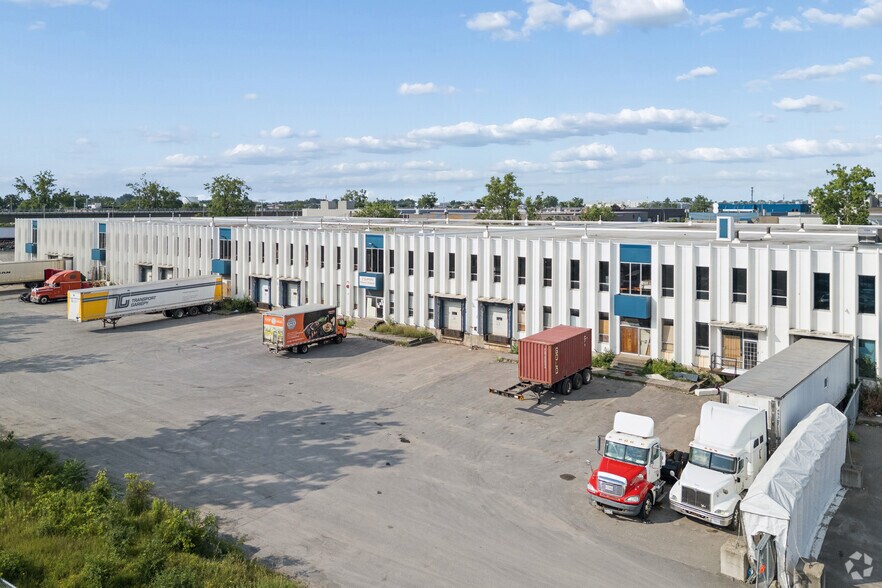 More Photos Of 1710 Rte Transcanadienne, Dorval Distribution For Lease