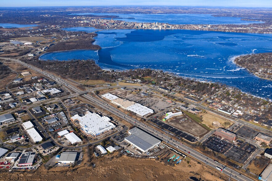 More Photos Of 1709 W Broadway, Monona Flex For Lease