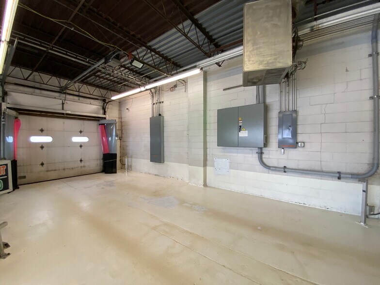 More Photos Of 3417 Franklin St, Michigan City Carwash For Sale