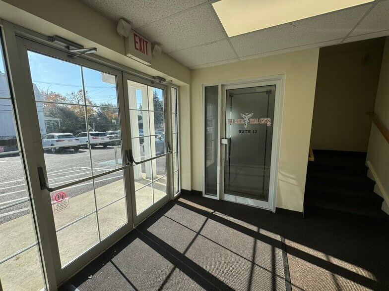 More Photos Of 815 Greenwood Ave, Jenkintown Office For Sale