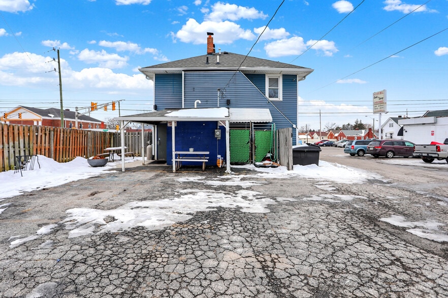 More Photos Of 2849 S Shelby St, Indianapolis Freestanding For Sale