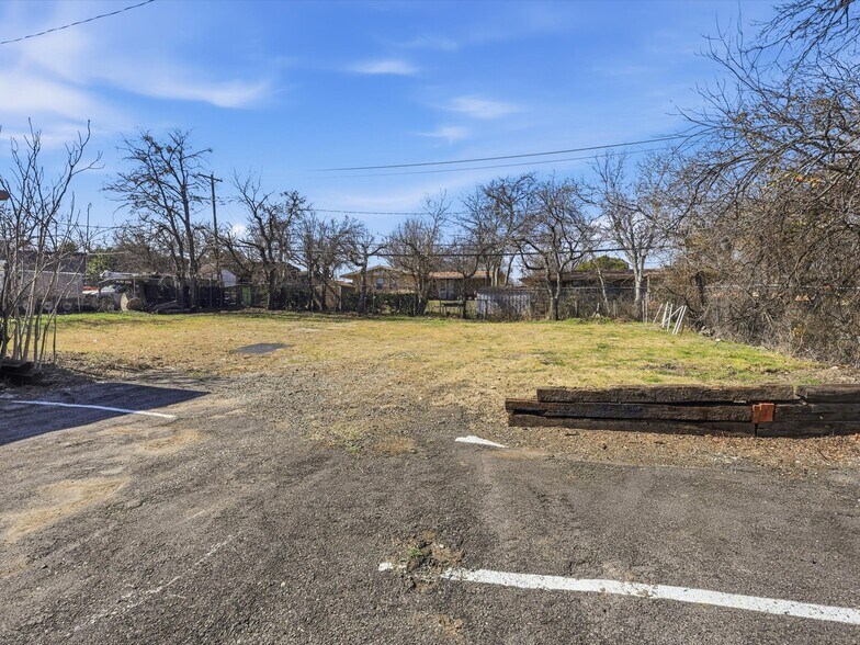 More Photos Of 4208 Benbrook Hwy, Fort Worth Office For Sale