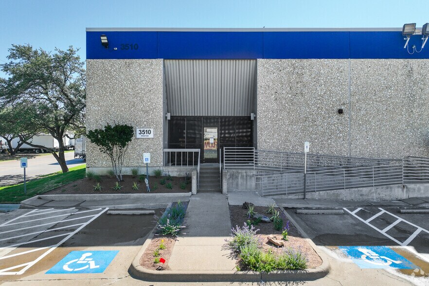 More Photos Of 3510 Pipestone Rd, Dallas Distribution For Lease