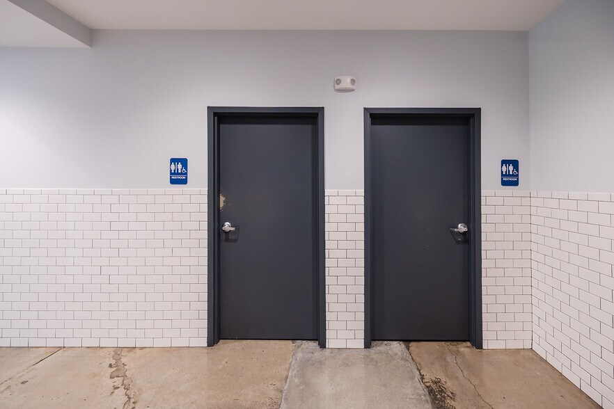 More Photos Of 110 Greenfield St, Wilmington General Retail For Sale