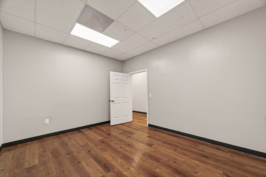 More Photos Of 2223 Dorrington St, Houston Medical For Lease