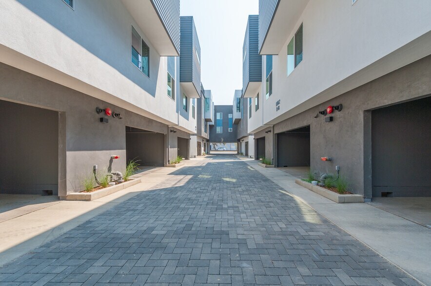 More Photos Of 1033 W 5th St, Chico Apartments For Sale