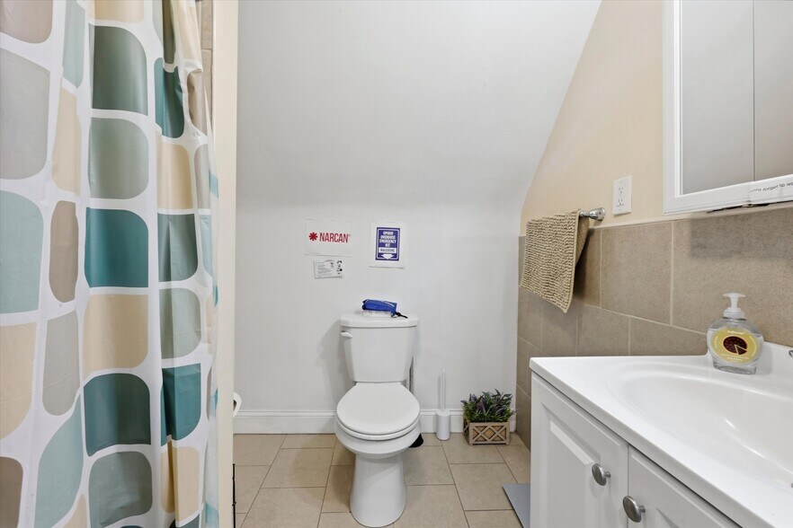 More Photos Of 24 W Stewart Ave, Lansdowne Specialty For Sale