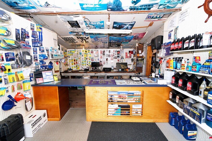 More Photos Of 103 Main St, Catskill Marina For Sale