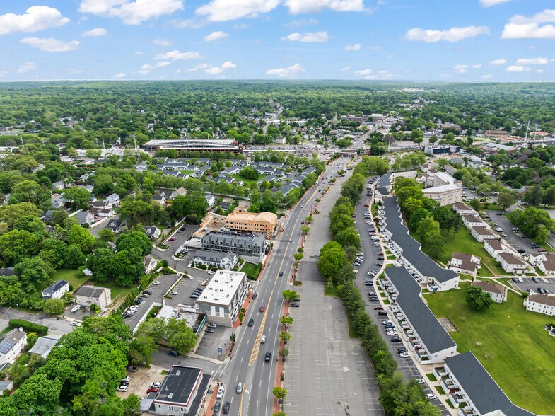 More Photos Of 1046 New York Ave, Huntington Station Apartments For Sale