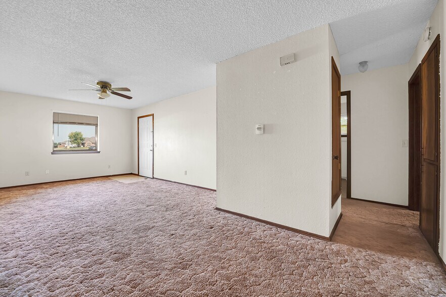 More Photos Of 418 N Electra St, Sayre Apartments For Sale