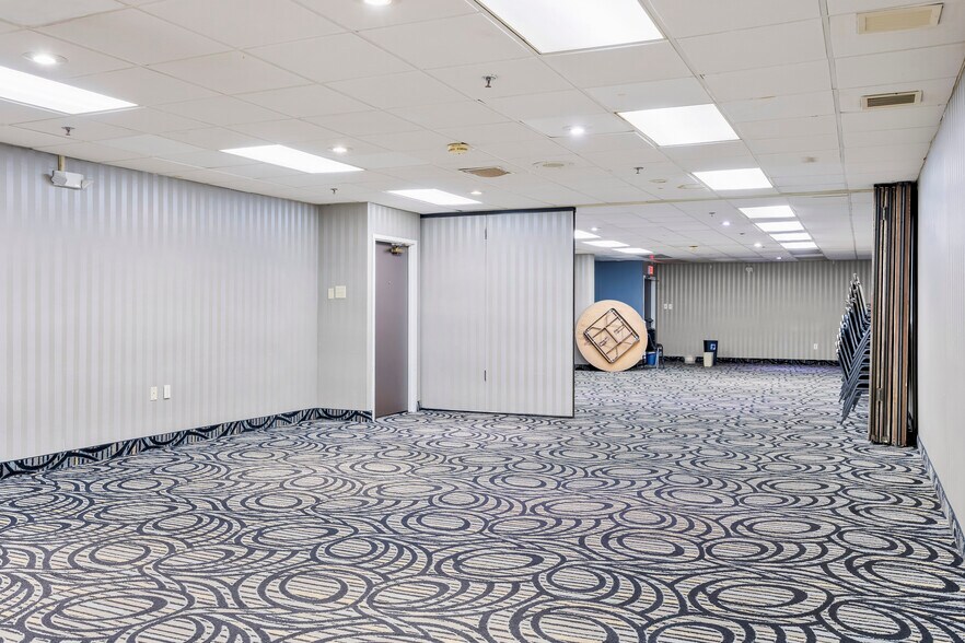 More Photos Of 3 Watervliet Avenue Ext, Albany Hotel For Sale