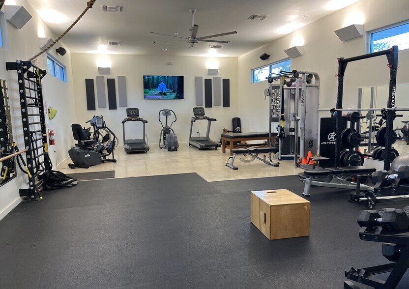 More Photos Of 17006 San Pedro Ave, San Antonio Medical For Lease