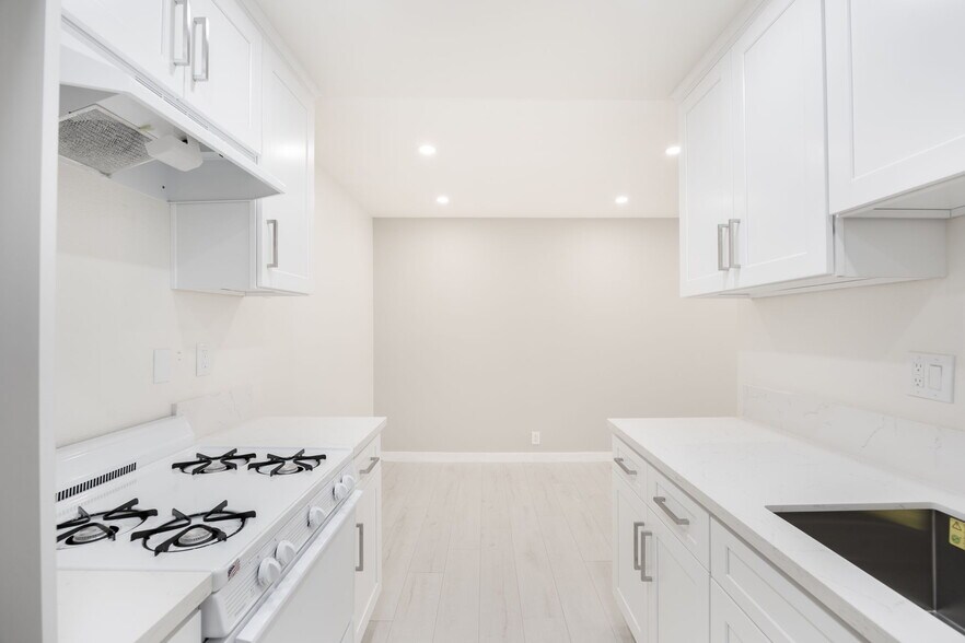 More Photos Of 333 Riverdale Dr, Glendale Apartments For Sale