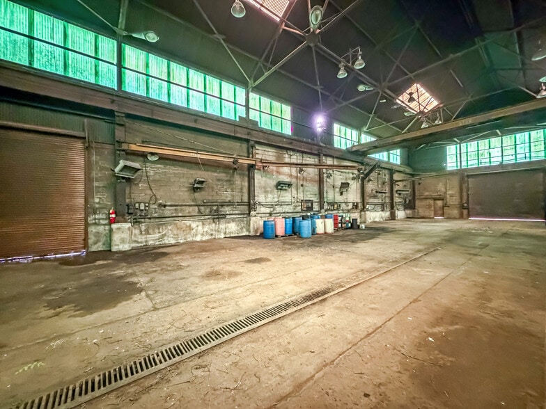 More Photos Of 340 Dunlap Hill Rd, Freedom Industrial For Lease